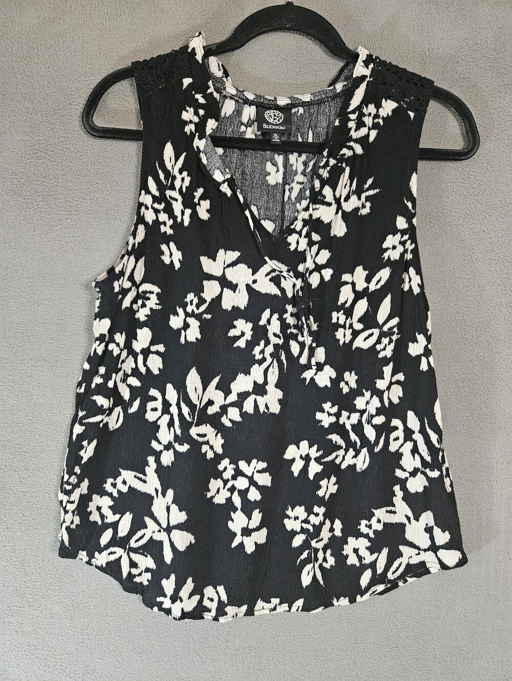 Bobeau Womens XL Tank Top Shirt Crinkle Black Floral Vneck Ties Boho